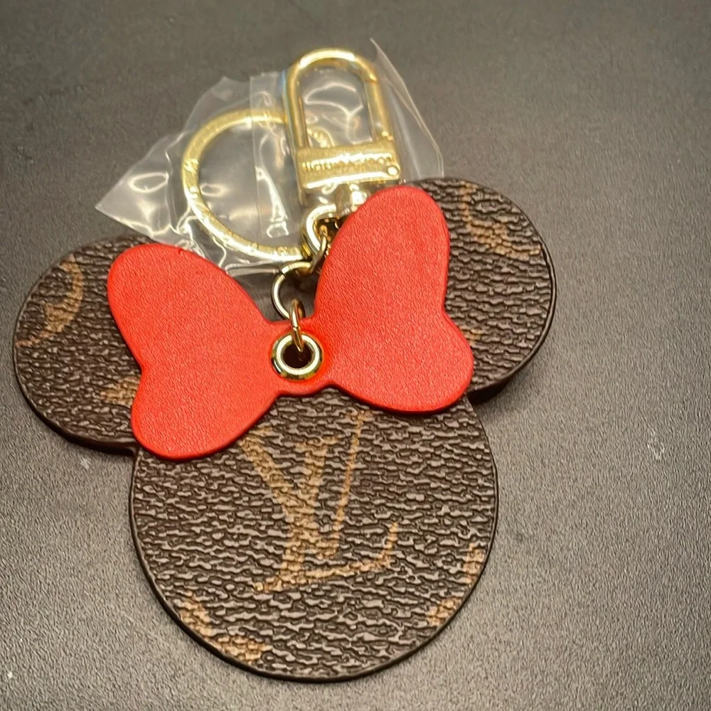 Mickey Mouse purse charm/keychain - Picture 1 of 4